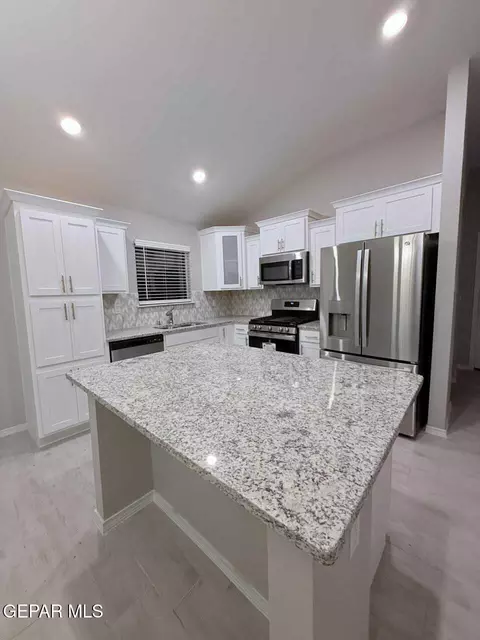 Kitchen - 1408 Lightning Sky Pl, El Paso, TX 79928 photo 2 of 3