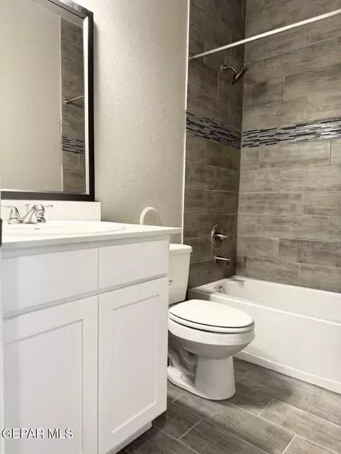 Bath - 1408 Lightning Sky Pl, El Paso, TX 79928 photo 1 of 3