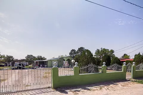 560 Fray Olguin Ct, Socorro, TX 79927
