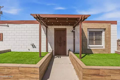 366 Riverside Dr, Sunland Park, NM 88063