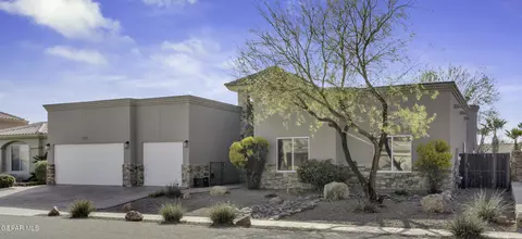 6071 Laguna Vista Dr, El Paso, TX 79932