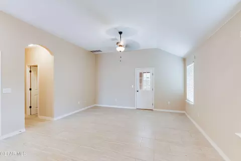 501 Caddo Ln, Clint, TX 79836 photo 20