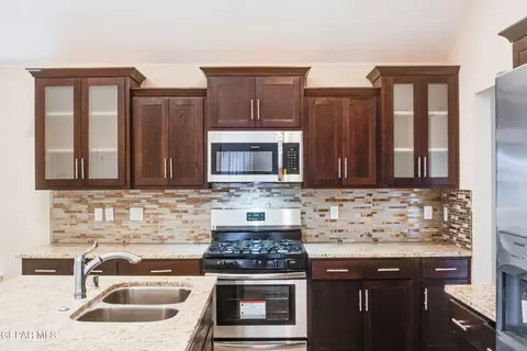 501 Caddo Ln, Clint, TX 79836 photo 14