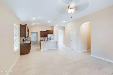 501 Caddo Ln, Clint, TX 79836 photo 22