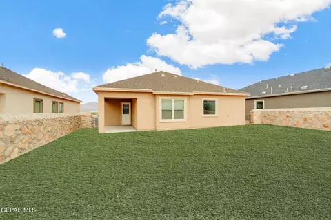 501 Caddo Ln, Clint, TX 79836 photo 7
