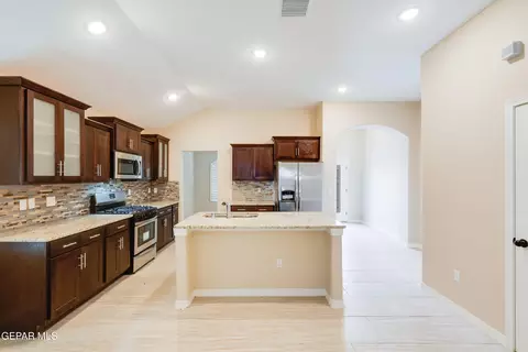 501 Caddo Ln, Clint, TX 79836 photo 17