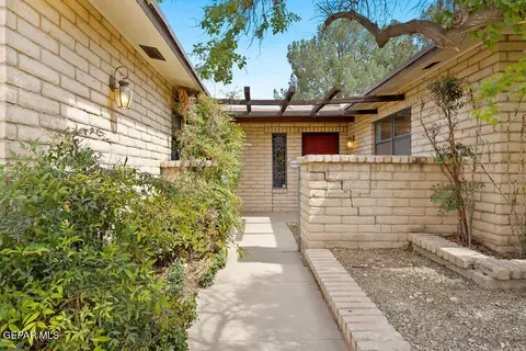 4953 Vista Grande Cir, El Paso, TX 79922