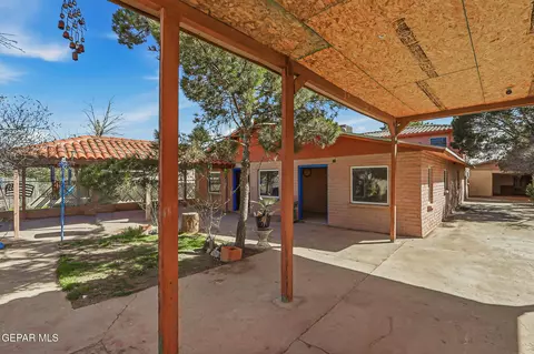 762 Delhi Dr, Socorro, TX 79927