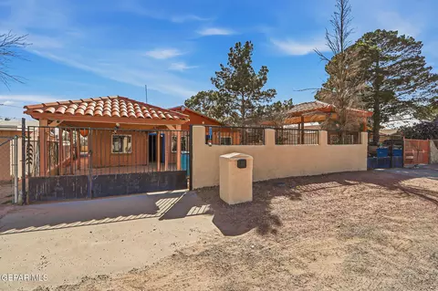 762 Delhi Dr, Socorro, TX 79927