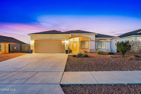 809 Gold Beach Dr, Canutillo, TX 79835
