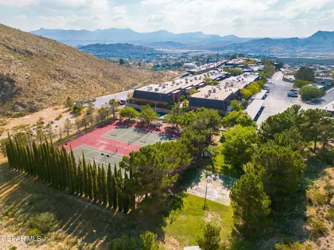 4800 N Stanton St #105, El Paso, TX 79902