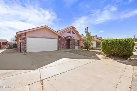 10916 Rogers Hornsby St, El Paso, TX 79934