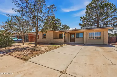 228 Caribe Cir, El Paso, TX 79927