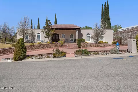 6025 Torrey Pines Dr, El Paso, TX 79912