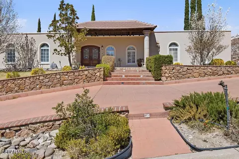 6025 Torrey Pines Dr, El Paso, TX 79912