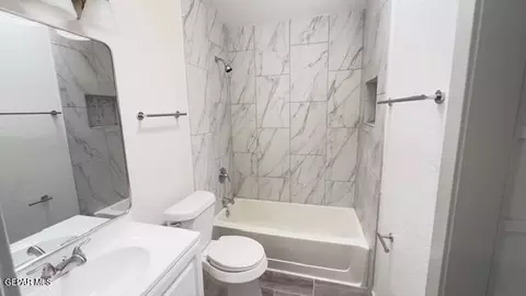Bath - 7013 Echo Cliffs Dr, El Paso, TX 79912 photo 2 of 7