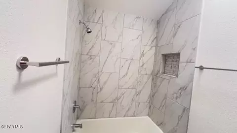 Bath - 7013 Echo Cliffs Dr, El Paso, TX 79912 photo 4 of 7
