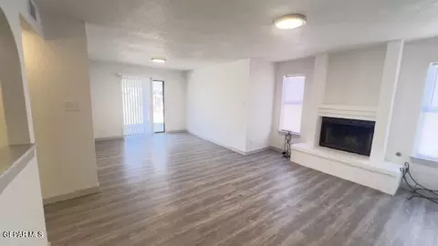 Living - 7013 Echo Cliffs Dr, El Paso, TX 79912 photo 2 of 4