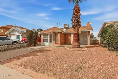 11441 Lake Geneva Dr, El Paso, TX 79936