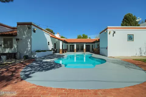 616 Mount Cristo Rey Ln, El Paso, TX 79922