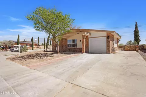 300 Tierra Linda Dr, Horizon City, TX 79928