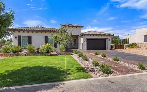 6329 Camino Pinon Pl, El Paso, TX 79932