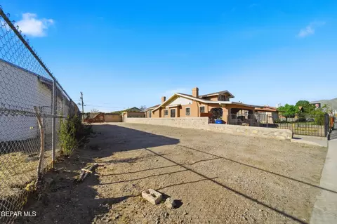 3812 Trowbridge Dr, El Paso, TX 79903