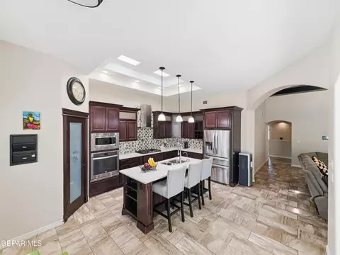 Kitchen - 1024 Maximo St, El Paso, TX 79932 photo 3 of 7