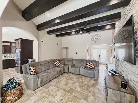 Living - 1024 Maximo St, El Paso, TX 79932 photo 1 of 6