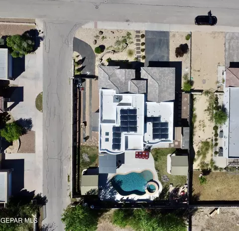 View/Area - 1024 Maximo St, El Paso, TX 79932 photo 1 of 8