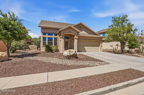 7267 Camino Del Sol Dr, El Paso, TX 79911