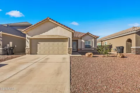 13813 Paseo Central Ave, Horizon City, TX 79928