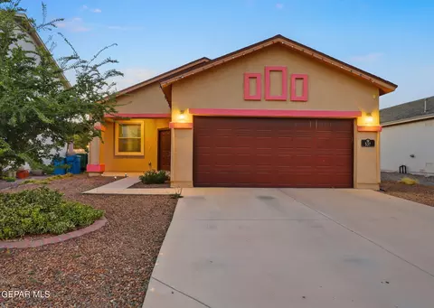 537 Dusk View St, Socorro, TX 79927