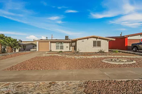 2232 Villa Plata Dr, El Paso, TX 79935