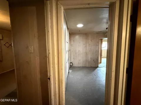 Entry Way - 228 Mango Rd, El Paso, TX 79915 photo 5 of 6
