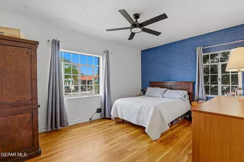 Bedroom - 700 E Baltimore Dr, El Paso, TX 79902 photo 3 of 5