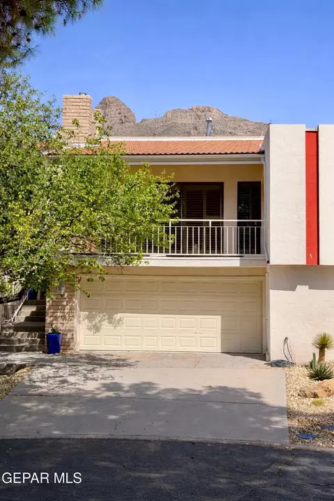5733 Mira Grande Dr, El Paso, TX 79912
