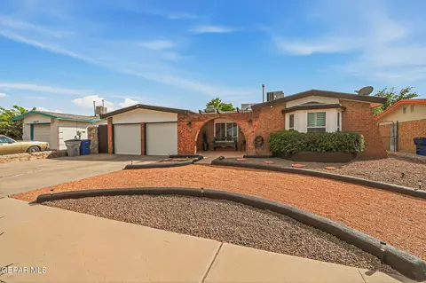 10644 Limas Dr, El Paso, TX 79935