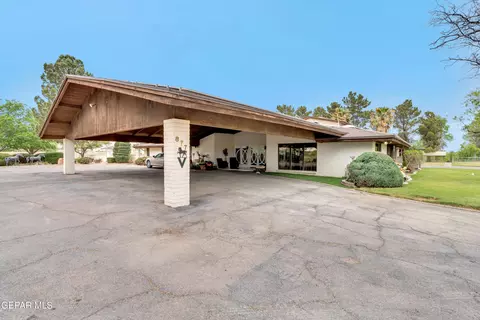 877 Gomez Rd, El Paso, TX 79932