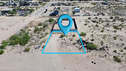 32 Janis Ave, El Paso, TX 79927