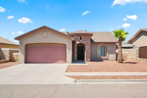 1091 Chris Forbes Cir, Socorro, TX 79927