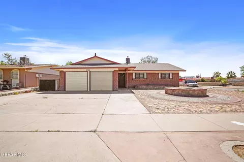 2700 Schooner Dr, El Paso, TX 79936