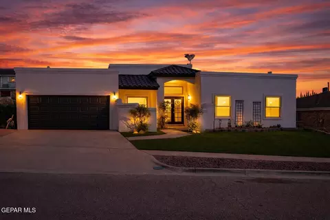 10819 Loma De Amor Ln, El Paso, TX 79934