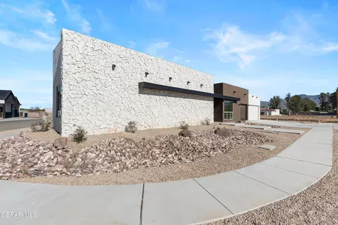 5659 Rio Bonito Cir, El Paso, TX 79932