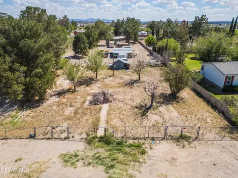 270 Holguin Ave, Vinton, TX 79821