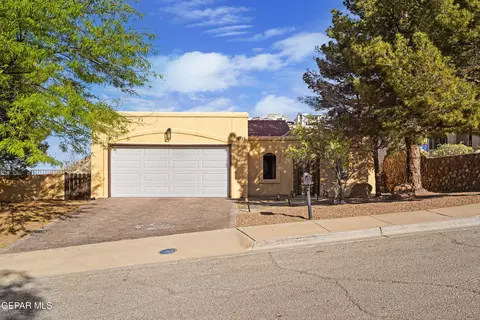 4713 Excalibur Dr, El Paso, TX 79902