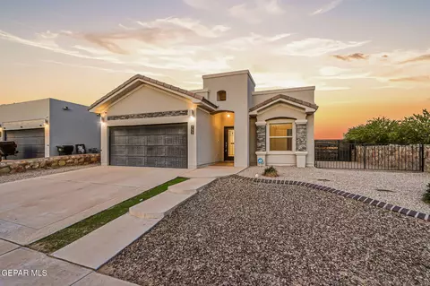 932 Penrith St, El Paso, TX 79928