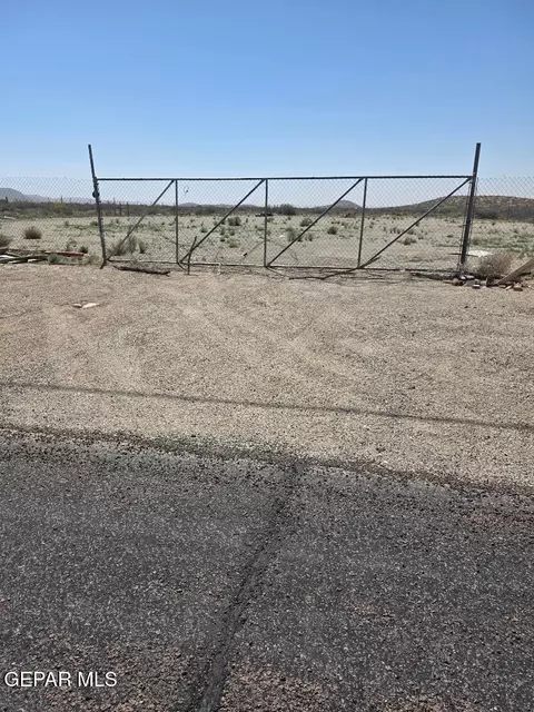 16630 Montana Ave, Clint, TX 79836