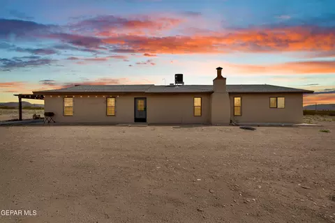 17474 Arratia Ave, El Paso, TX 79938