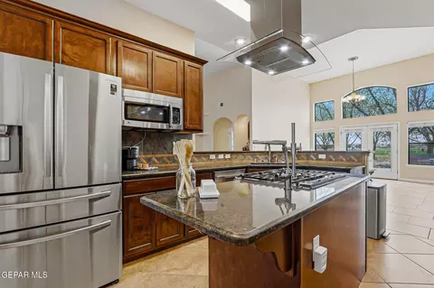 Kitchen - 617 Wallace Rd, Anthony, NM 88021 photo 1 of 4